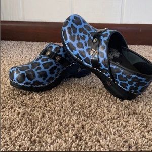 Sanita clogs nursing shoes size 6.5